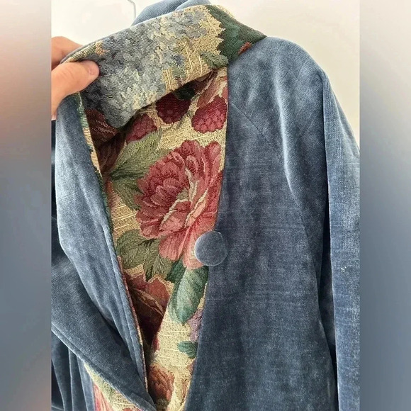 Vintage Custom Blue Velvet and Tapestry Floral Women's Jacket - Picture 7 of 14